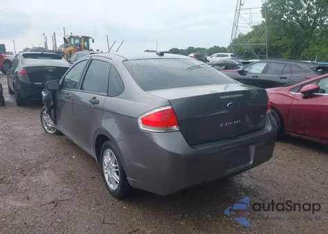 2010 Ford Focus Se z USA, uszkodzony, nr VIN 1FAHP3FNXAW164525